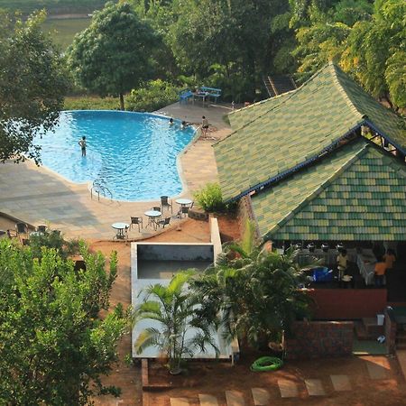 Cherilyn Monta Resort - Ratnagiri Vatul Exterior photo
