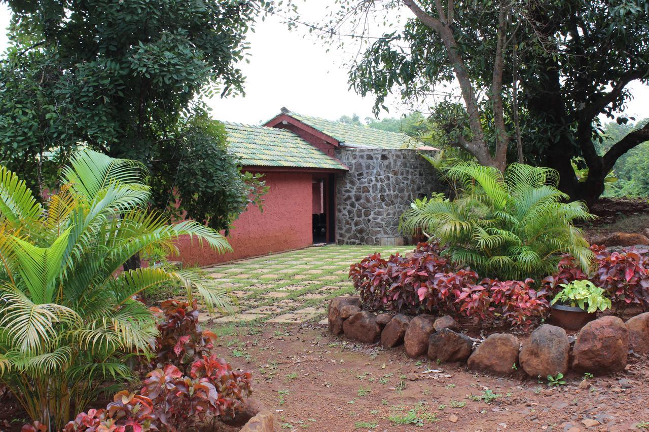 Cherilyn Monta Resort - Ratnagiri Vatul Exterior photo